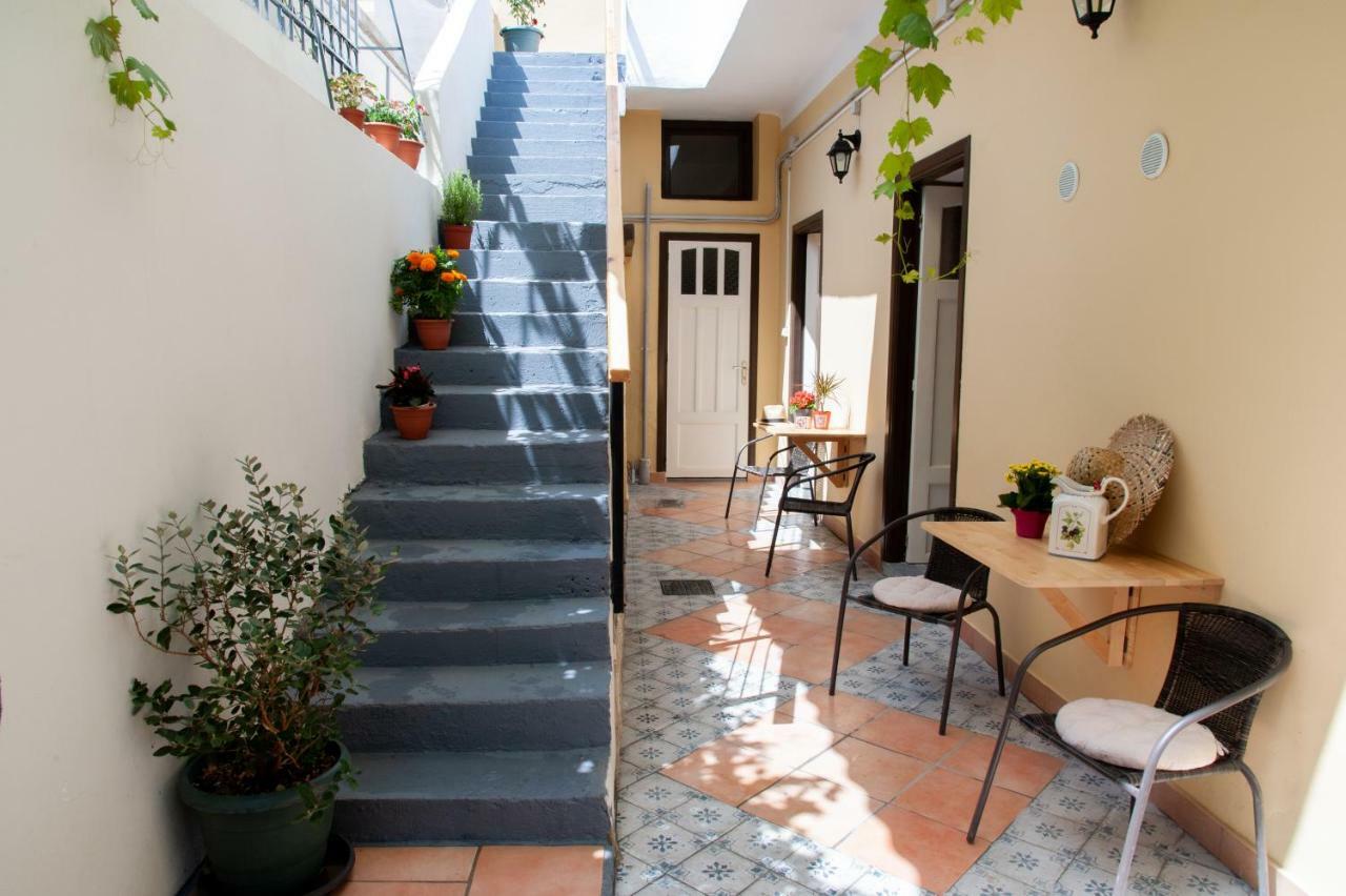 17 Flats And Roof Garden Apartment Атина Екстериор снимка