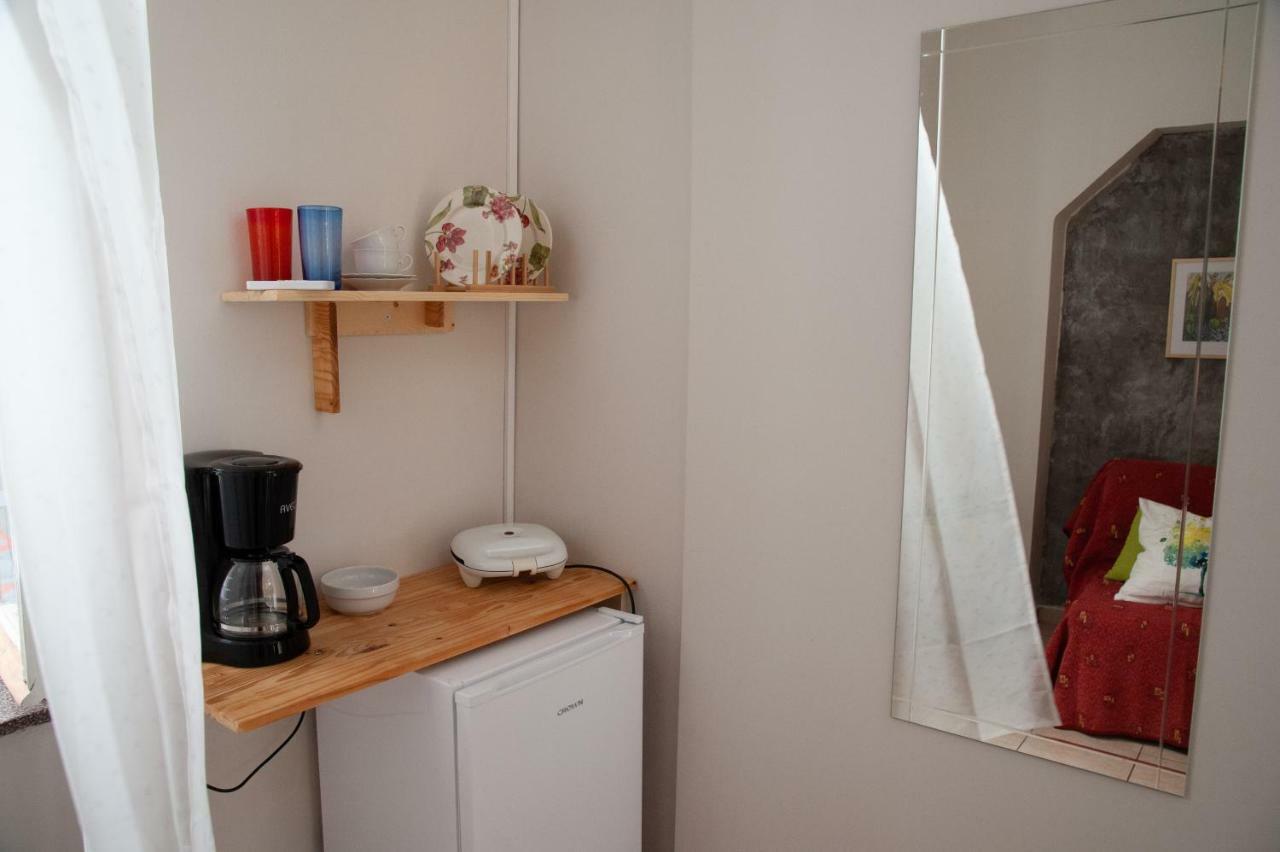 17 Flats And Roof Garden Apartment Атина Екстериор снимка