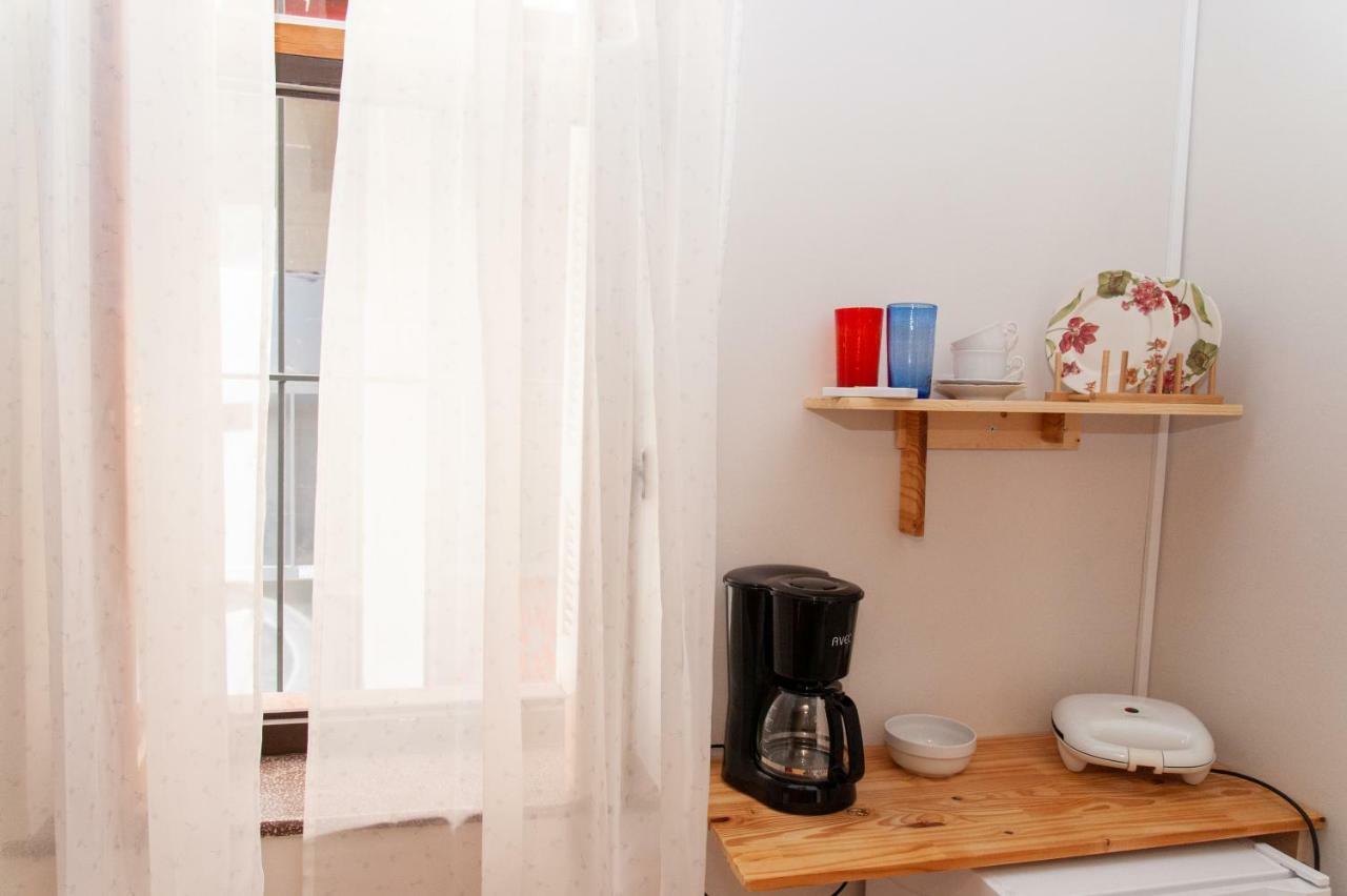 17 Flats And Roof Garden Apartment Атина Екстериор снимка