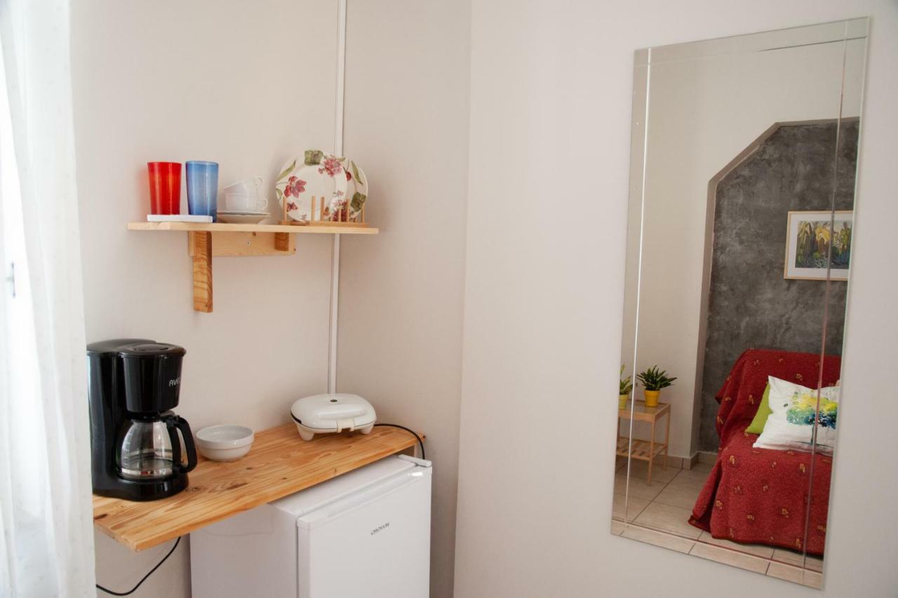 17 Flats And Roof Garden Apartment Атина Екстериор снимка